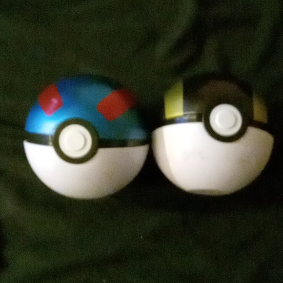 POKEMON CHRISTMAS/Hanukkah special BuNdLe of Cards&PokeBalls,Discounted! - Picture 9 of 10